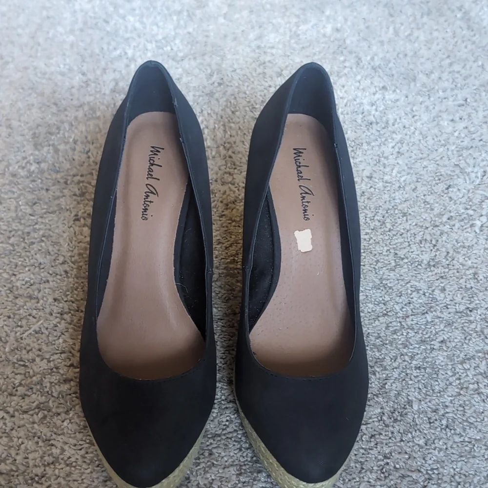 NEW/Defect Michael Antonio‎ Black Suede Wedge Pumps Shoes Sz 7.5